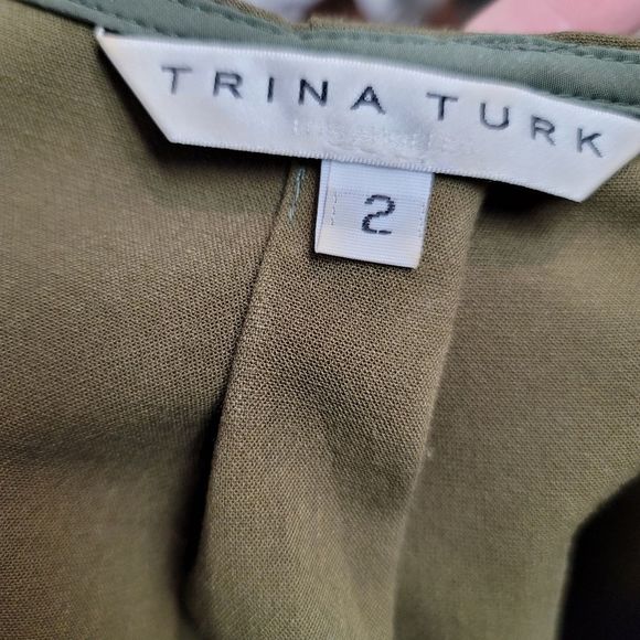 Trina Turk olive green half zip 3/4 sleeve dress size 2. - Picture 4 of 6